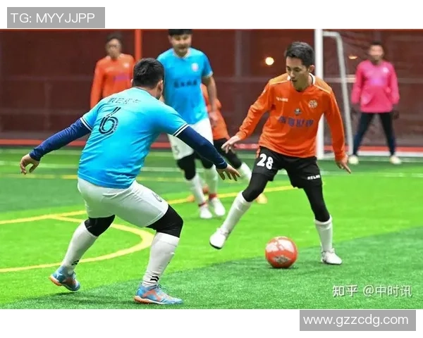 足球巨星绿茵赛场实拍记录瞬间展现力量与激情