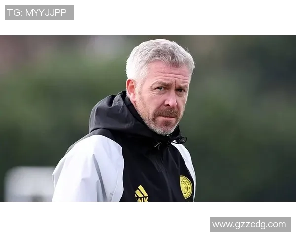 女足球星背后男友身份曝光他是这位明星的默默支持者